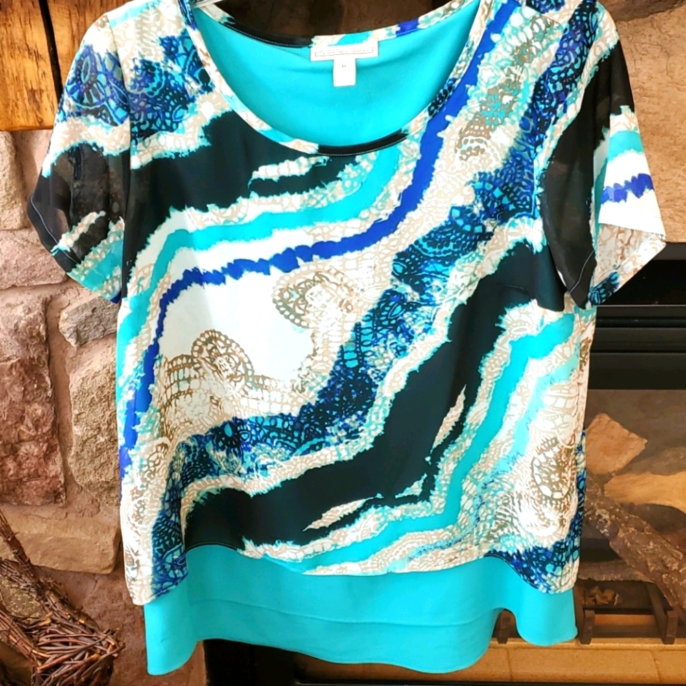 Turquoise print, lined, short sleeved top